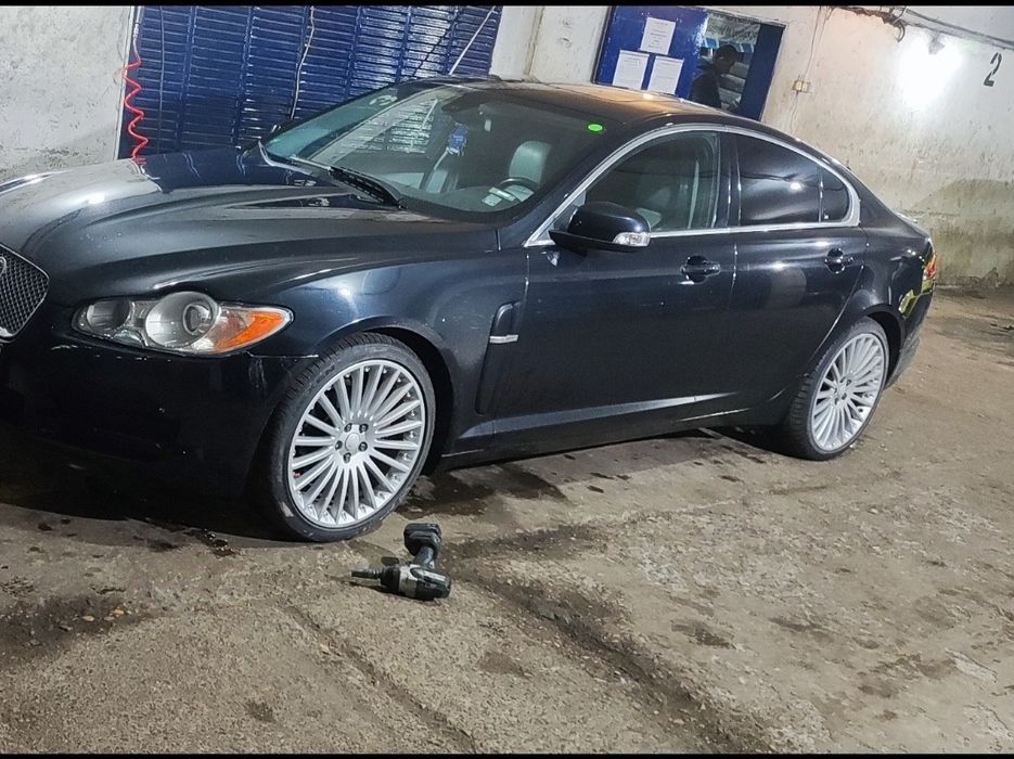 Продавам лети джанти 20-ки от Ягуар ХФ, 5х108 8.5J