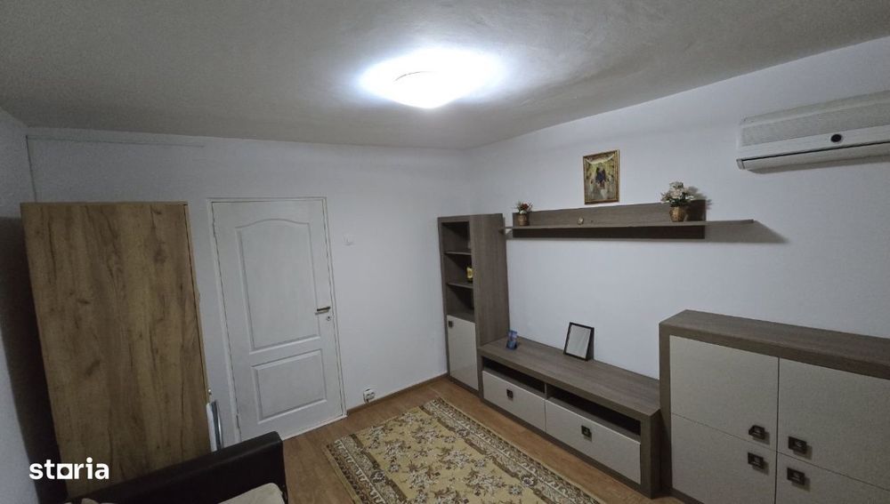 Camera de camin cu baie, 21.49 mp, complet utilata, zona Lapus