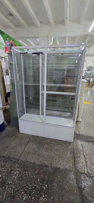Продам витрину недорого