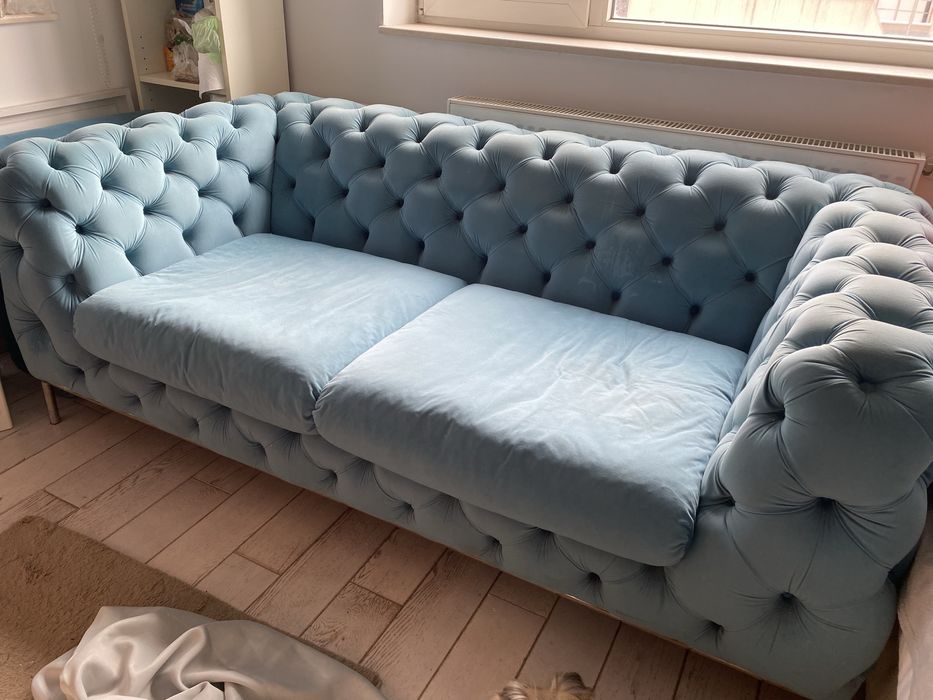 Canapea chesterfield