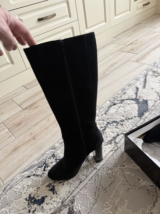 Cizme piele intoarsă pentru sezonul rece