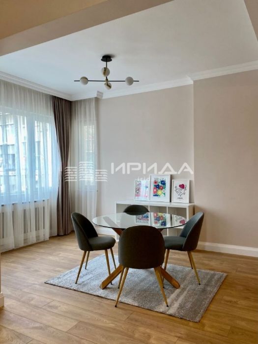 Продава се Тристаен апартамент в София, Докторски паметник - 124 кв.м за 2123 €/кв.м - Снимка #2