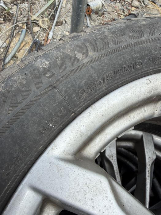 Vand o pereche de jante Bmw cauciucuri de iarna , stare destul de buna, necesita o spalare