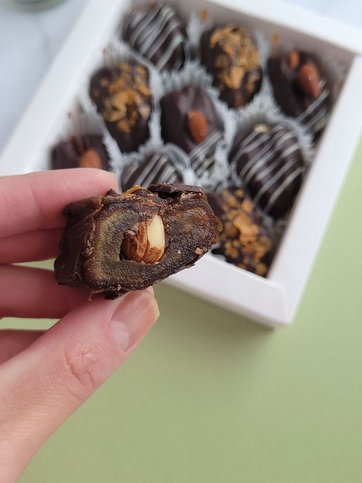 Финики в шоколаде