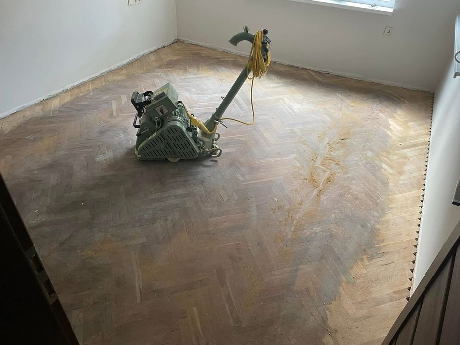 Машини за циклене на паркет под наем