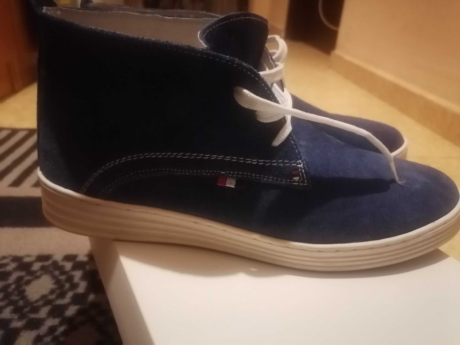 Дамски велурени сникърси Tendenz. 40 номер.