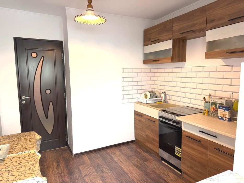 Închiriez apartament 3 camere, zona Traian, str. Matei Basarab