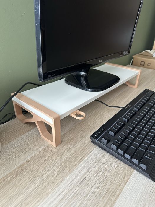 Повдигаща стойка за монитор