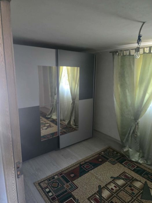 Casă cu etaj la vânzare