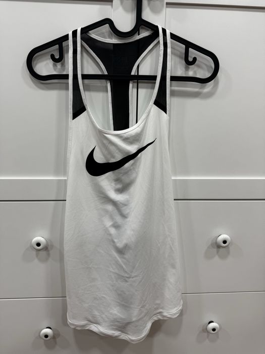 Дамска тениска NIKE