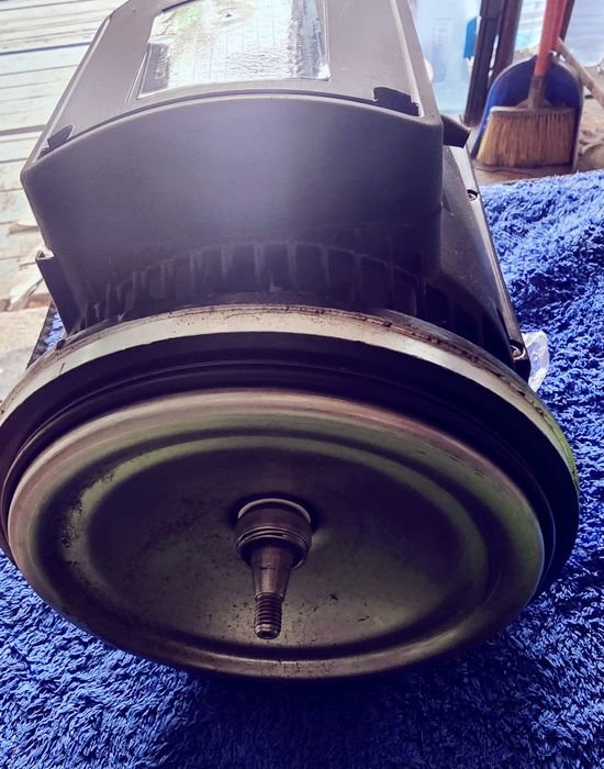 Электродвигатель насоса