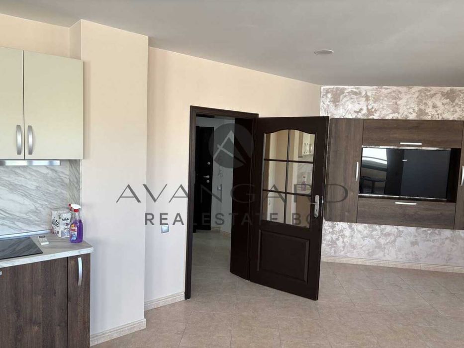 Продава се Тристаен апартамент в Пловдив, Кючук Париж - 115 кв.м за 2000 €/кв.м - Снимка #2