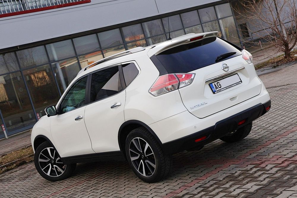 Nissan X Trail fab 2015 Full Option
