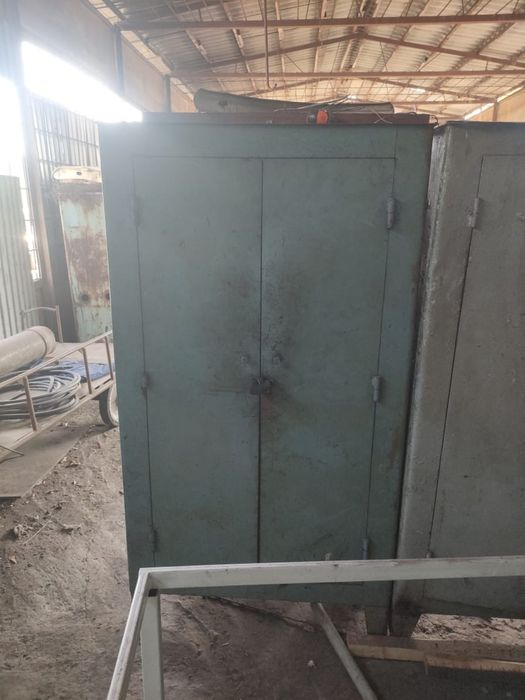 Железные шкафы б/у