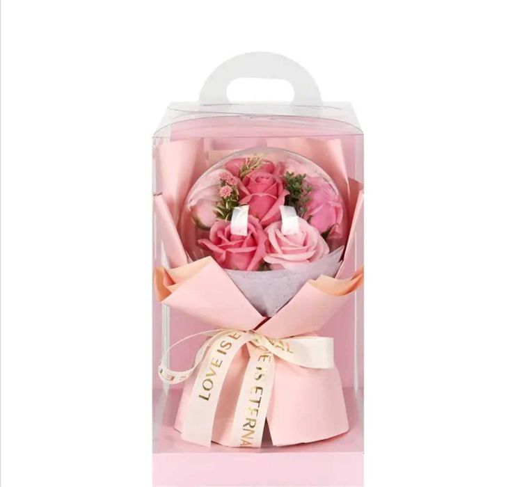 Букет от сапунени рози в ПВЦ сфера и подаръчна кутия