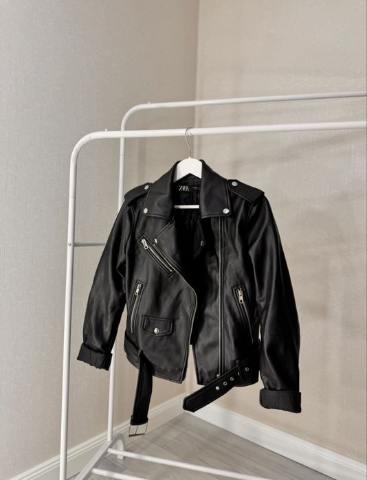 продам Костюмы Рр (42-44)