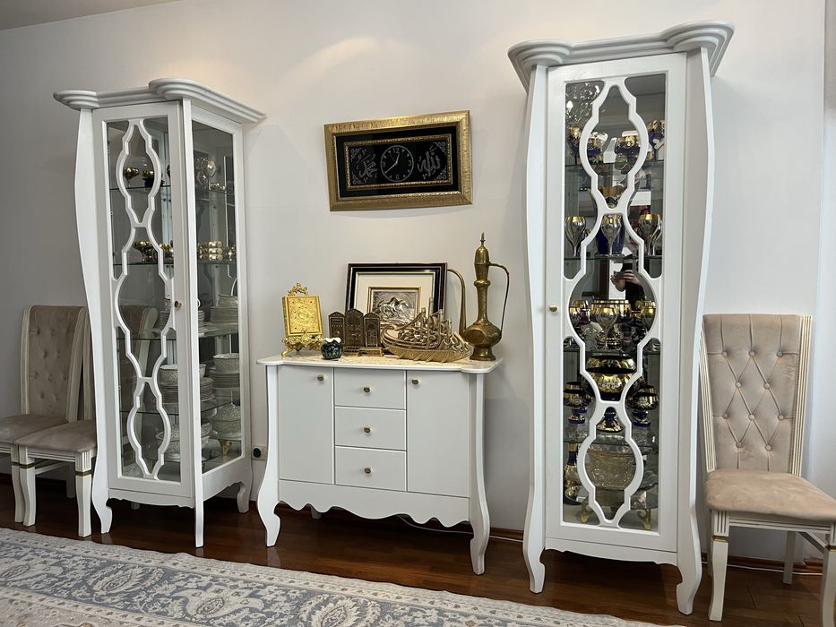 Срочно продаётся диван и гостиный гарнитур!