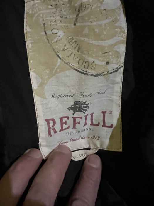 Geaca bomber REFILL  cu glugă .
