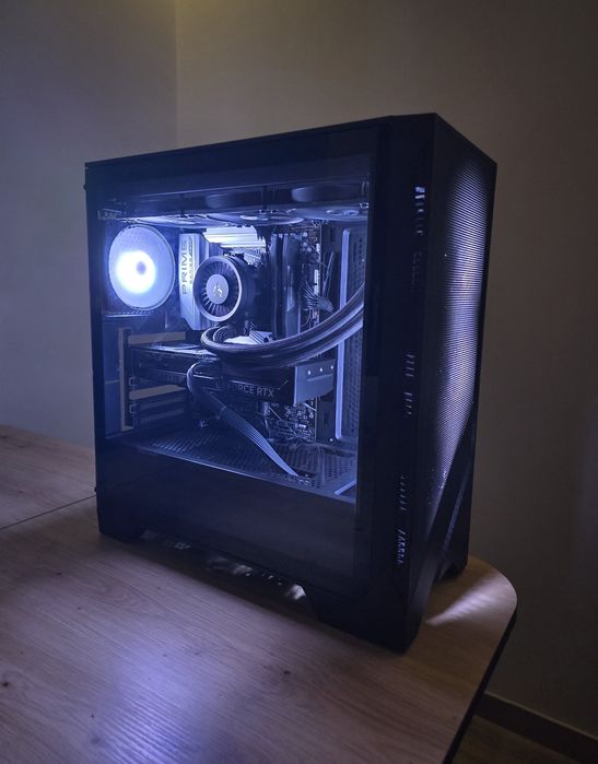 PC Gaming  – Ryzen 7 9850X3D + RTX 5070 12GB – 32GB DDR5 – SSD 2TB