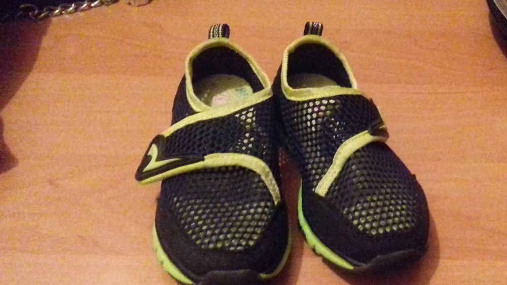 Кроссовки (25 размер)