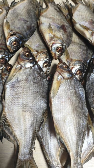 Лещ вяленый 2000 т.