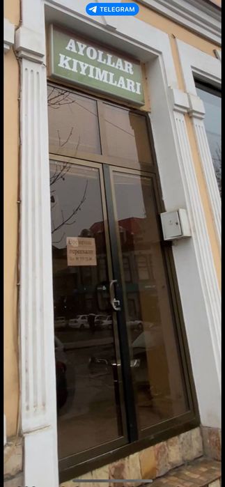 Дверь, рабочий стол, стояки, полка