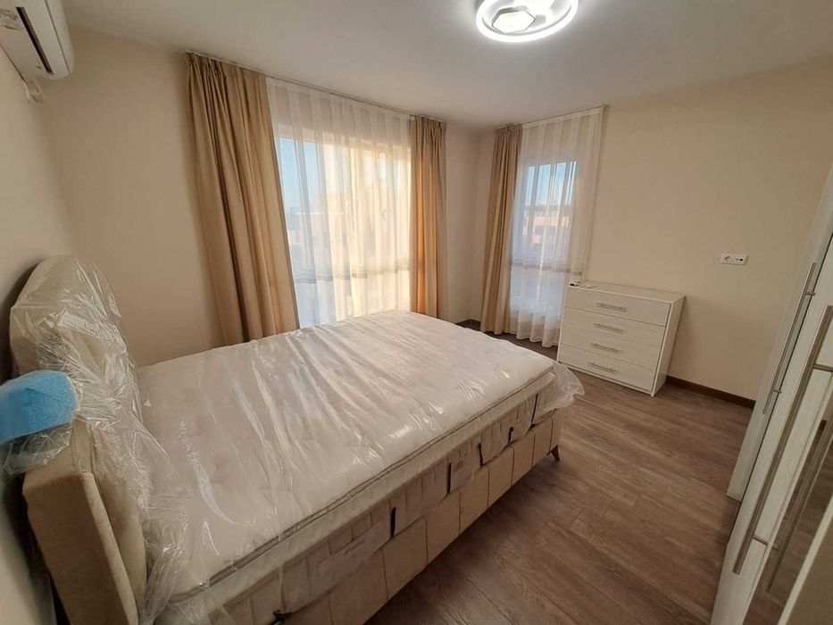 От собственик Нов 116 кв.м. тристаен апартамент с гараж