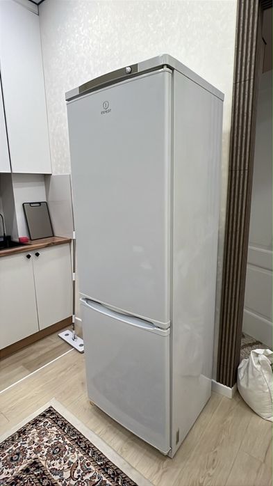 Indesit холодильник