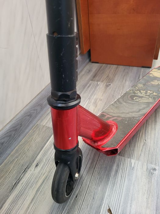 SCOOTER Vils Монстр красный, трюковой.