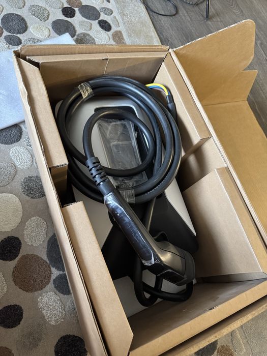 Оригинальное переносное зарядное устройство Zeekr Power EVSE 7 kW