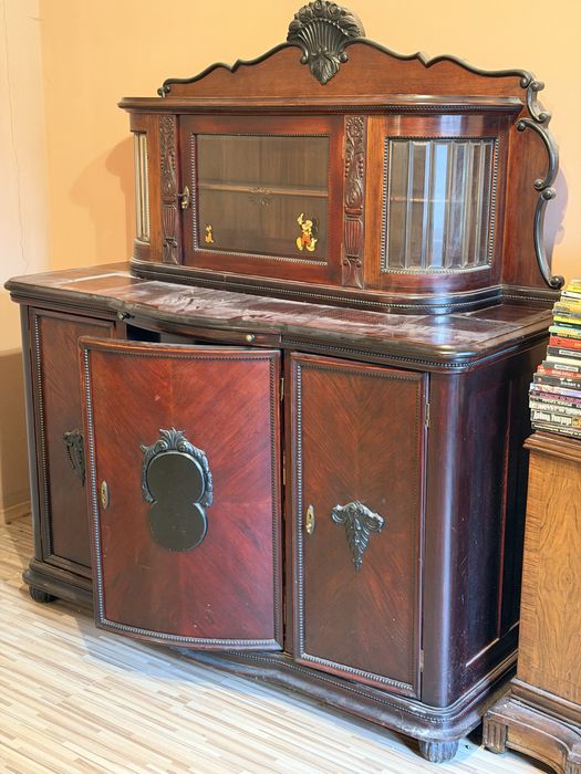 Красив винтидж бюфет