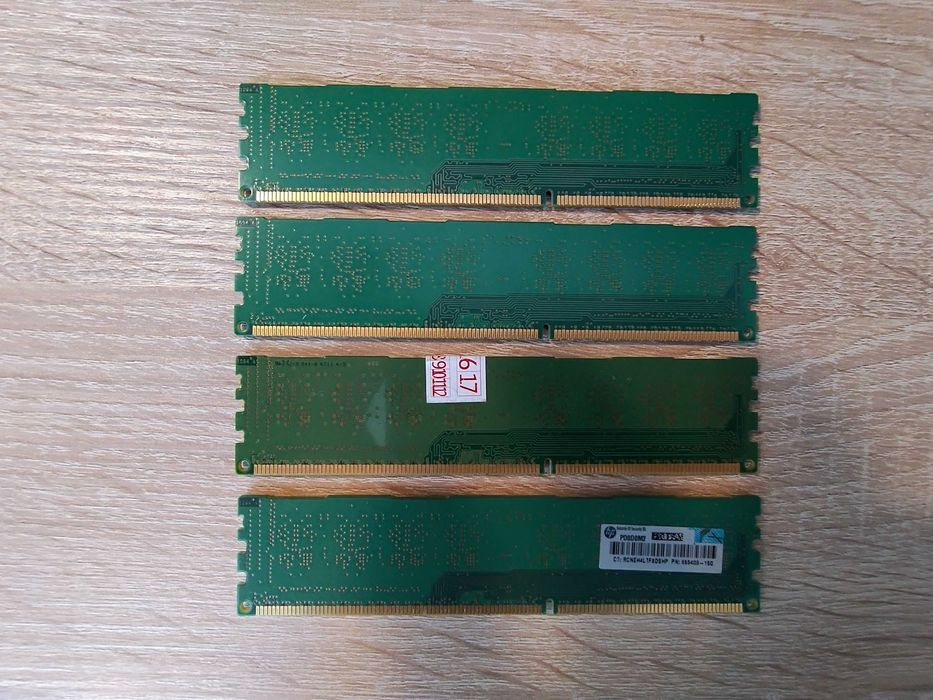 Kit RAM DDR3 dual-channel de 4GB (2 x 2GB)
