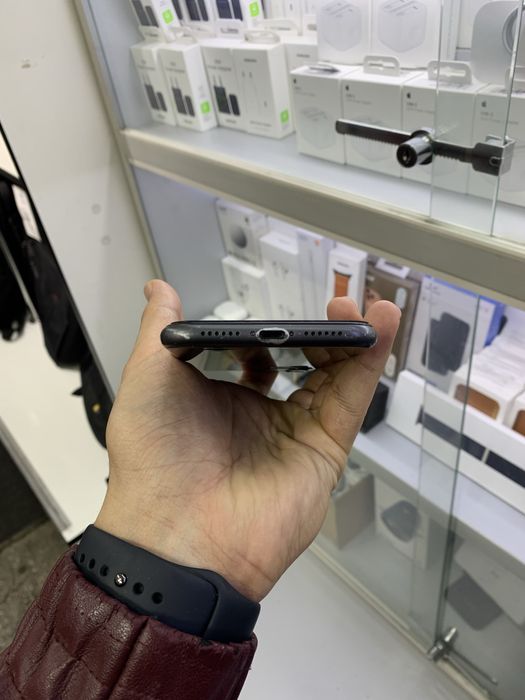 iphone 11 64GB CHA dual sim?