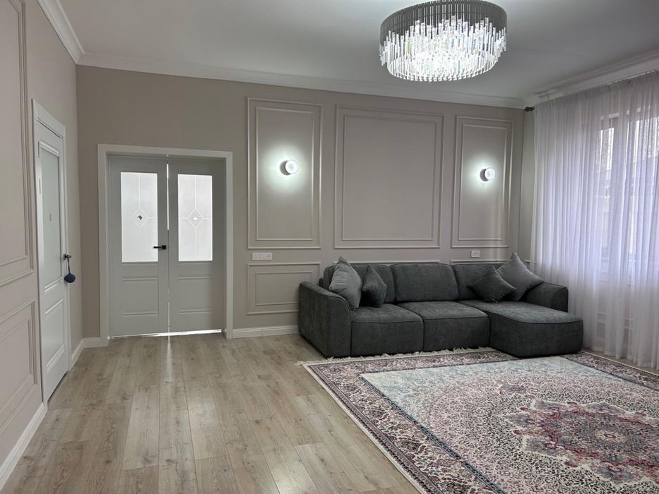 Продается диван для гостиной