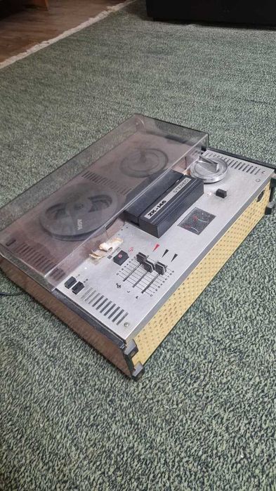 Магнитофон ZK-146 Stereo + Колонки 25АС-326 Электроника