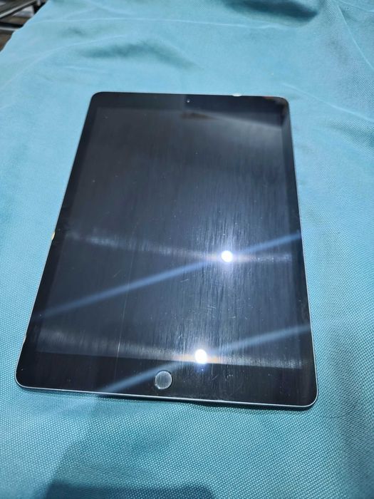 iPad 7-го 32GB Space Gray Wi-Fi + Коробка + Стилус ZAGG