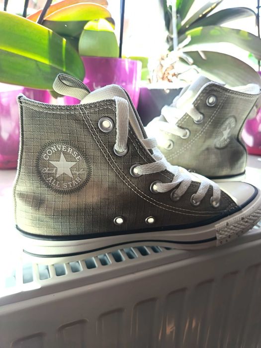 Tenesi Converse Noi