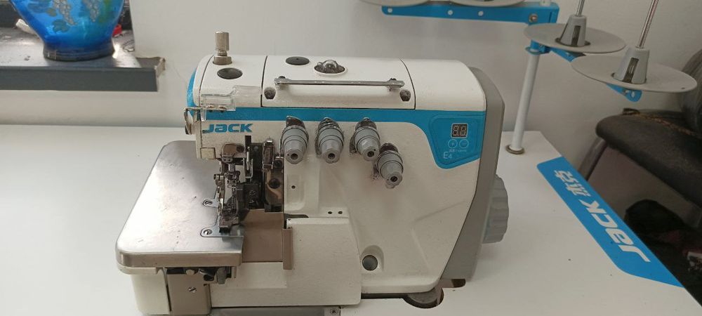 IDEAL holatdagi tikuv mashinasi