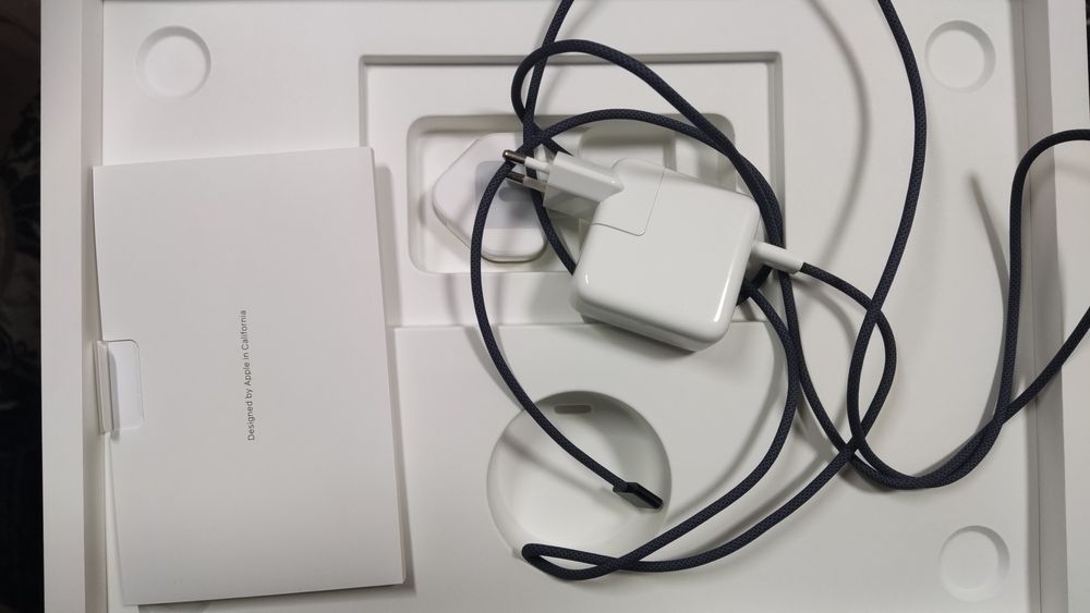 Macbook air 15 M3 8/256 Midnight 2024