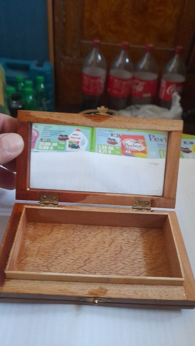 Vintil darveni kutii.