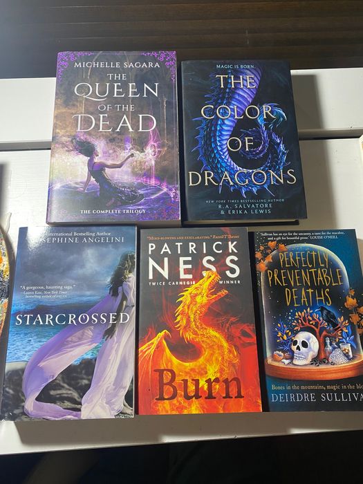 Фентъзи книги на английски език