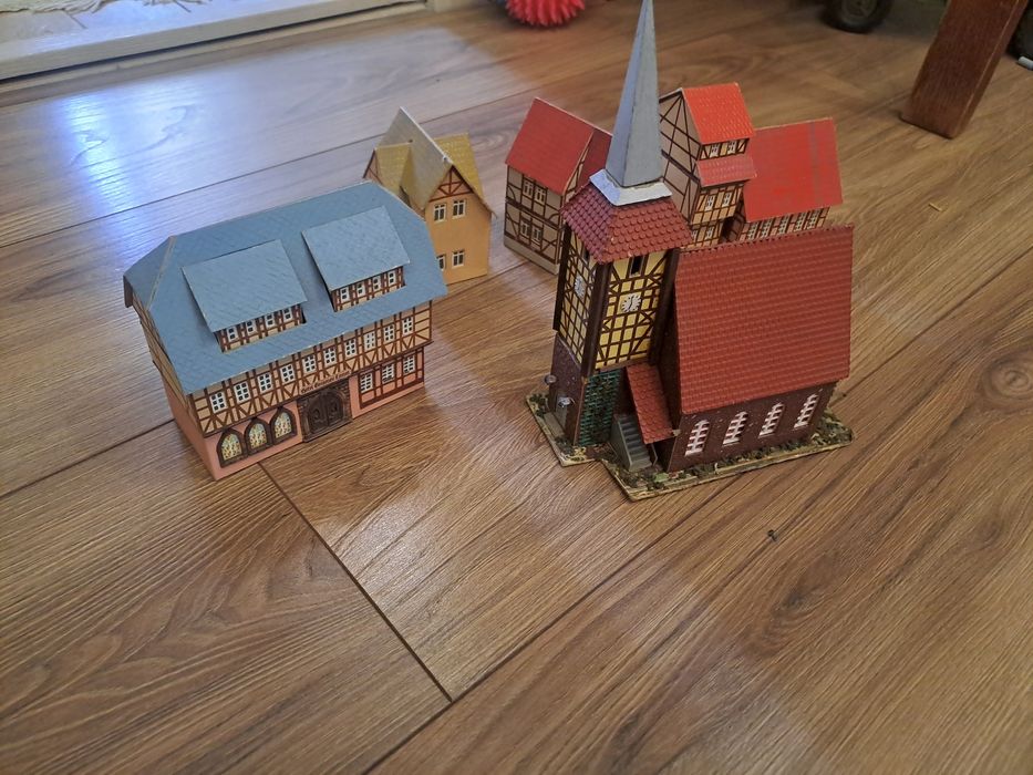 Модели домиков из картона Германия Bahnhoff