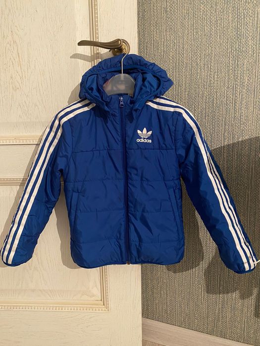 Адидас куртка на мальчика
