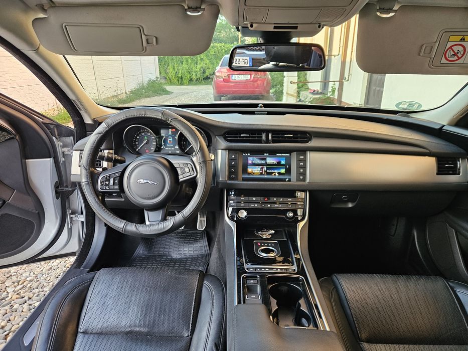 Reducere 7000 euro fix  Jaguar XF 2016 2.0d Automata 180cp cu 269.000 km  perfect functionala