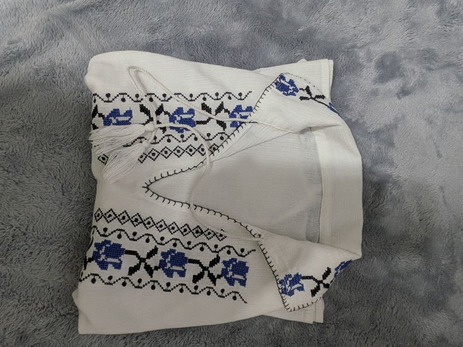 Bluza tradițională și chipiu