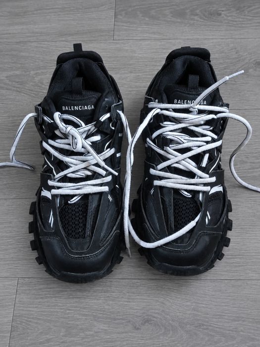 продам Balenciaga track 1