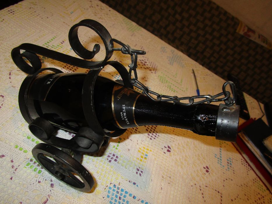 Поставка за бутилки