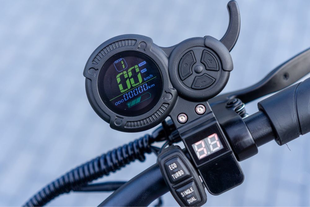 BLADE Q PRO 2*350W 36V/15 Ah