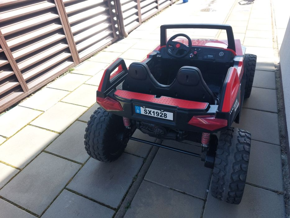 Masinuta electrica 3-8 ani   2 persoane 4x4
