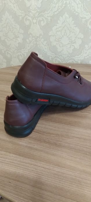 Продаётся женская обувь